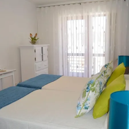 Lejlighed 2 Bed Flat - Sleeps 4 - Parking - Wifi Nazaré